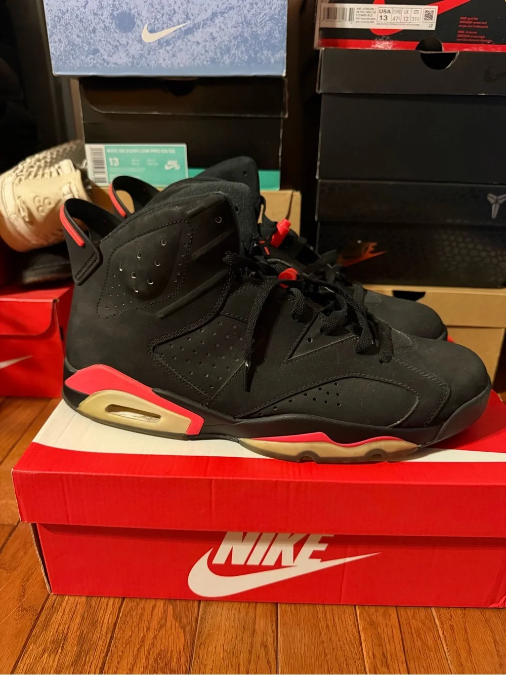 Jordan Men's Black with Red Accent High-Top Athletic Sneakers Jordan Retro 6